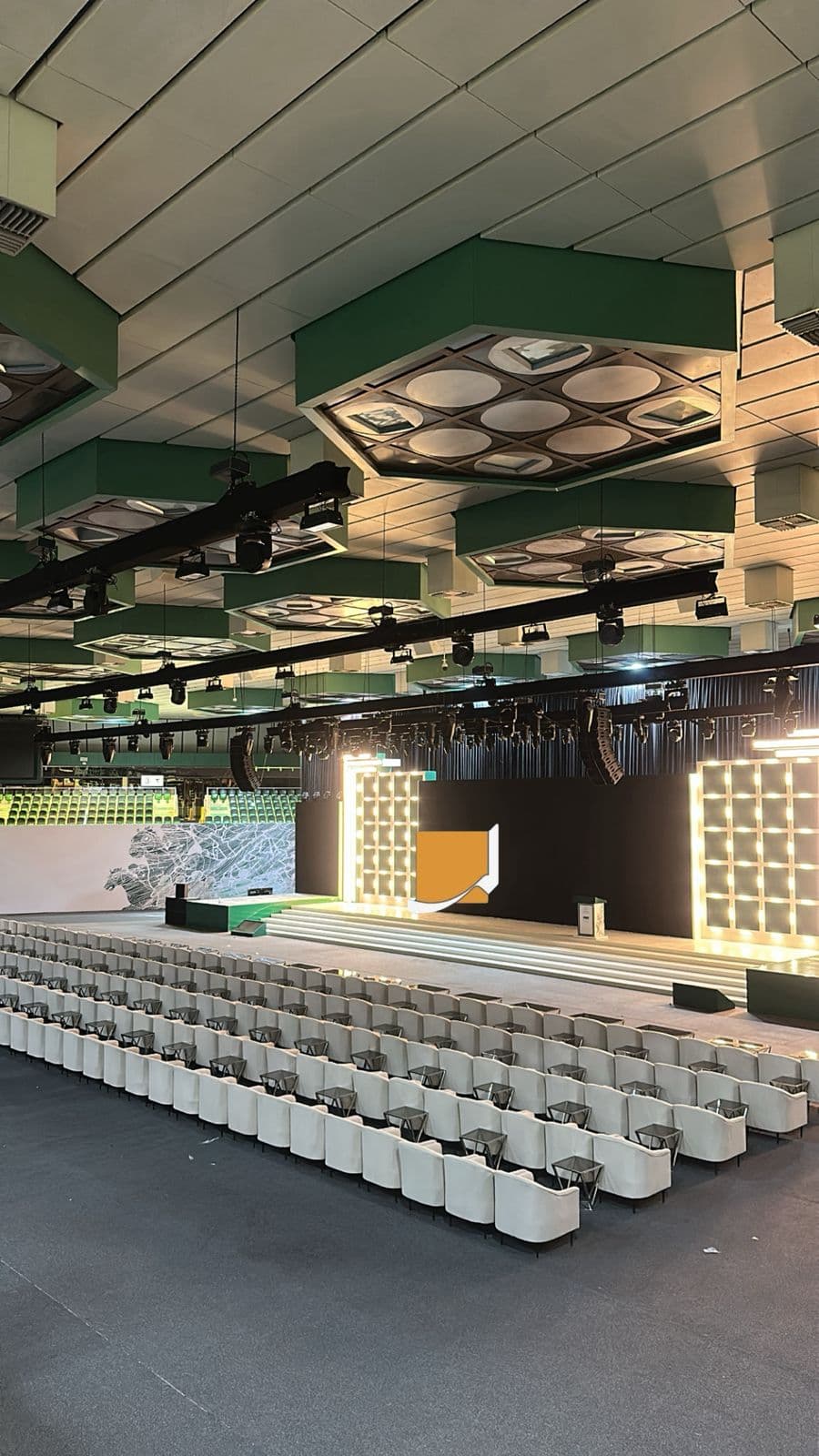 كراسي VIP صوف